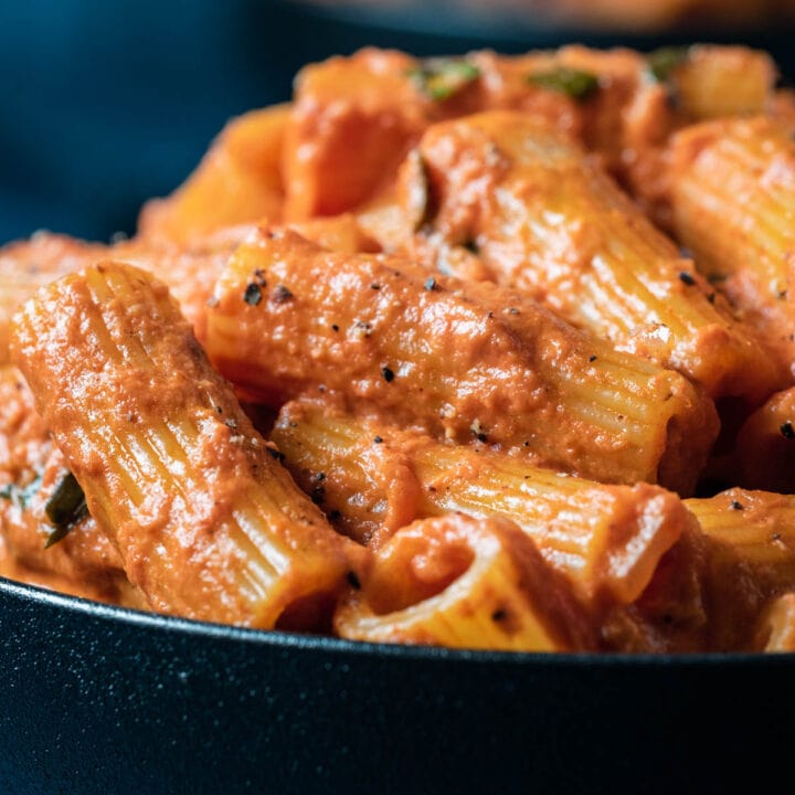 Spicy Vodka Rigatoni - Gimme That Flavor